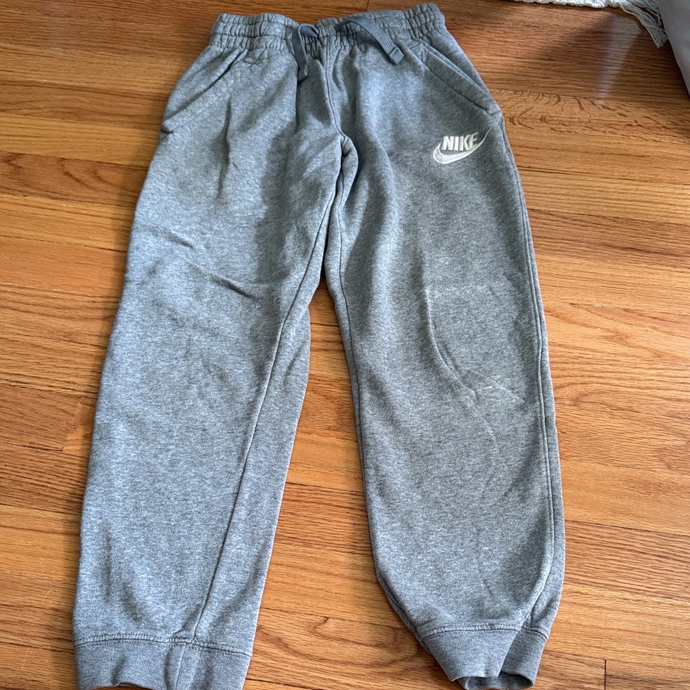 Nike Kids Gray Jogger Sweatpants with White Logo size M